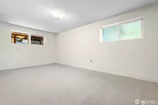 14221 SE 10th Pl, Bellevue, WA 98007 - Photo 20