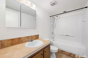 14221 SE 10th Pl, Bellevue, WA 98007 - Photo 12