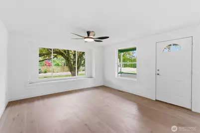 10302 40th Avenue E, Tacoma, WA 98446 - Photo 8
