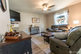 963 Bondgard Ave E, Enumclaw, WA 98022 - Photo 14