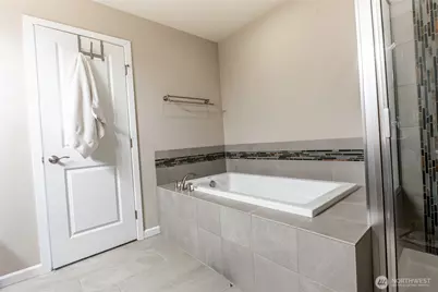 963 Bondgard Avenue E, Enumclaw, WA 98022 - Photo 20