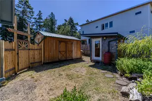 305 49th St, Port Townsend, WA 98368 - Photo 32