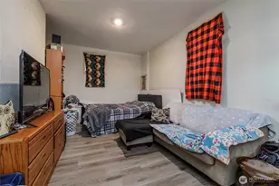 102 & 104 9th Street SW, Puyallup, WA 98371 - Photo 10