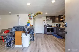 102 & 104 9th Street SW, Puyallup, WA 98371 - Photo 6
