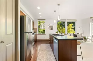 4547 8th Ave NE, Seattle, WA 98105 - Photo 4