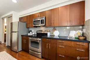 4547 8th Ave NE, Seattle, WA 98105 - Photo 8