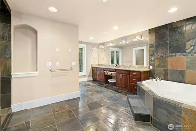 18634 92nd Avenue NE, Bothell, WA 98011 - Photo 28