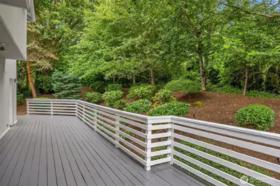 9021 Sand Point Way NE, Seattle, WA 98115 - Photo 24
