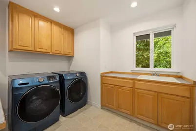 9021 Sand Point Way NE, Seattle, WA 98115 - Photo 22