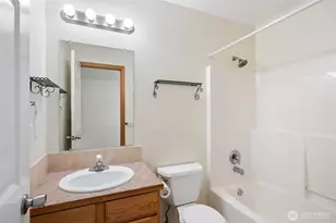 31 E Squaxin Pl, Shelton, WA 98584 - Photo 10