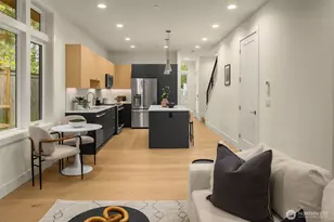 12710 NE 72nd St, Kirkland, WA 98033 - Photo 10