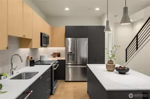 12710 NE 72nd St, Kirkland, WA 98033 - Photo 12