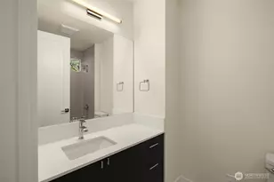 12710 NE 72nd St, Kirkland, WA 98033 - Photo 30