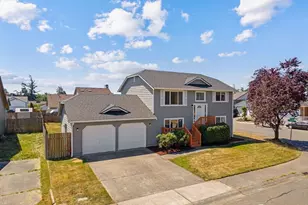1675 SW 8th Ave, Oak Harbor, WA 98277 - Photo 2