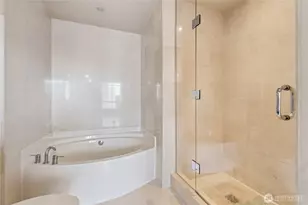 737 Olive Way, Seattle, WA 98101 - Photo 20