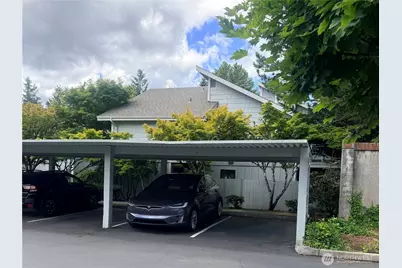 725 141st Place NE #4, Bellevue, WA 98007 - Photo 2