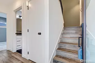 933 NW 52nd St, Seattle, WA 98107 - Photo 2
