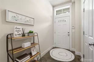 1017 NE 123rd St, Seattle, WA 98125 - Photo 2