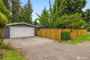 9430 220th St SW, Edmonds, WA 98020 - Photo 2