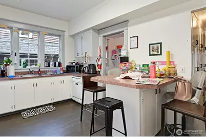 5201 19th Avenue NE, Seattle, WA 98105 - Photo 10