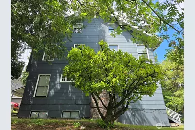 5201 19th Avenue NE, Seattle, WA 98105 - Photo 2