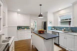 3917 Midvale Ave N, Seattle, WA 98103 - Photo 14