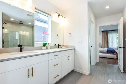15558 NE 15th Place #301, Bellevue, WA 98007 - Photo 12