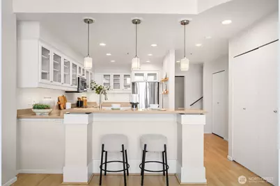 2400 8th Avenue N #2, Seattle, WA 98109 - Photo 8