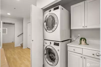 2400 8th Avenue N #2, Seattle, WA 98109 - Photo 16