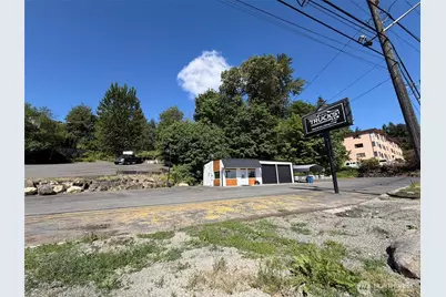 10401 Lake City Way NE, Seattle, WA 98125 - Photo 2