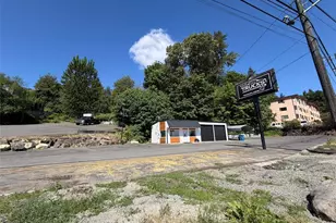 10401 Lake City Way NE, Seattle, WA 98125 - Photo 2