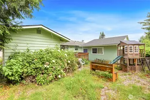 310 Scotland Dr, Camano Island, WA 98282 - Photo 18
