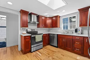 4240 S Rose St, Seattle, WA 98118 - Photo 10