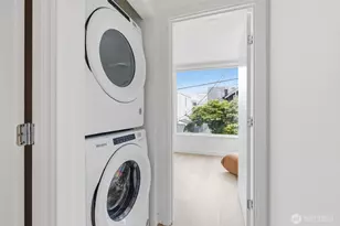 69 E Lynn St, Seattle, WA 98102 - Photo 10