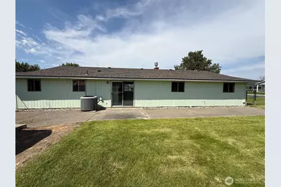 890 E Kennedy Avenue, Hermiston, OR 97838 - Photo 8