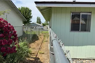890 E Kennedy Ave, Hermiston, OR 97838 - Photo 6