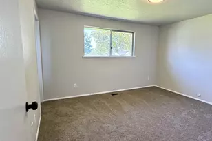 890 E Kennedy Ave, Hermiston, OR 97838 - Photo 24