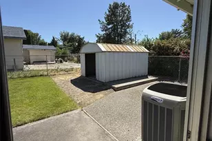 890 E Kennedy Ave, Hermiston, OR 97838 - Photo 30