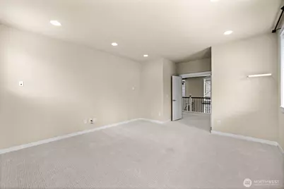 21250 NE 9th Place, Sammamish, WA 98074 - Photo 32
