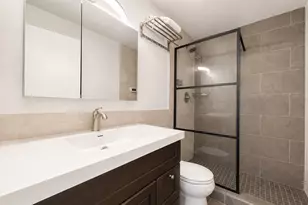 811 126th Pl NE, Bellevue, WA 98005 - Photo 10
