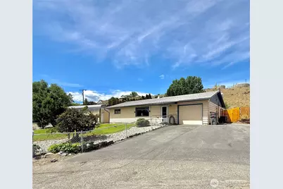 703 Sunrise Drive, Omak, WA 98841 - Photo 2