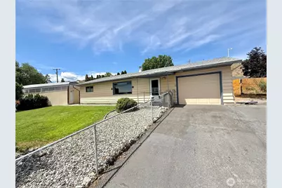 703 Sunrise Drive, Omak, WA 98841 - Photo 1