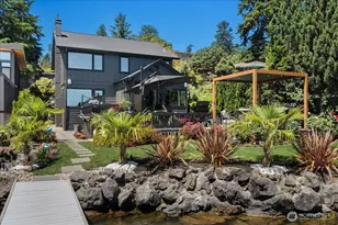 15038 Beach Dr NE, Lake Forest Park, WA 98155 - Photo 1