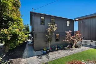 15038 Beach Dr NE, Lake Forest Park, WA 98155 - Photo 4