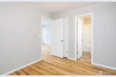 717 3rd Avenue N, Seattle, WA 98109 - Photo 16