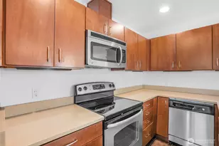 1131 N 93rd St, Seattle, WA 98103 - Photo 10