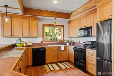 30050 Scenic Drive NE, Poulsbo, WA 98370 - Photo 16