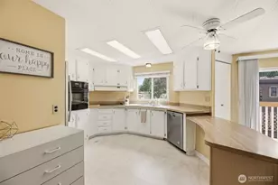 11622 Silver Lake Rd, Everett, WA 98208 - Photo 14