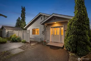 10717 Phinney Ave N, Seattle, WA 98133 - Photo 1