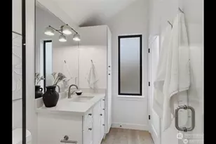 2806 W Dravus, Seattle, WA 98199 - Photo 14